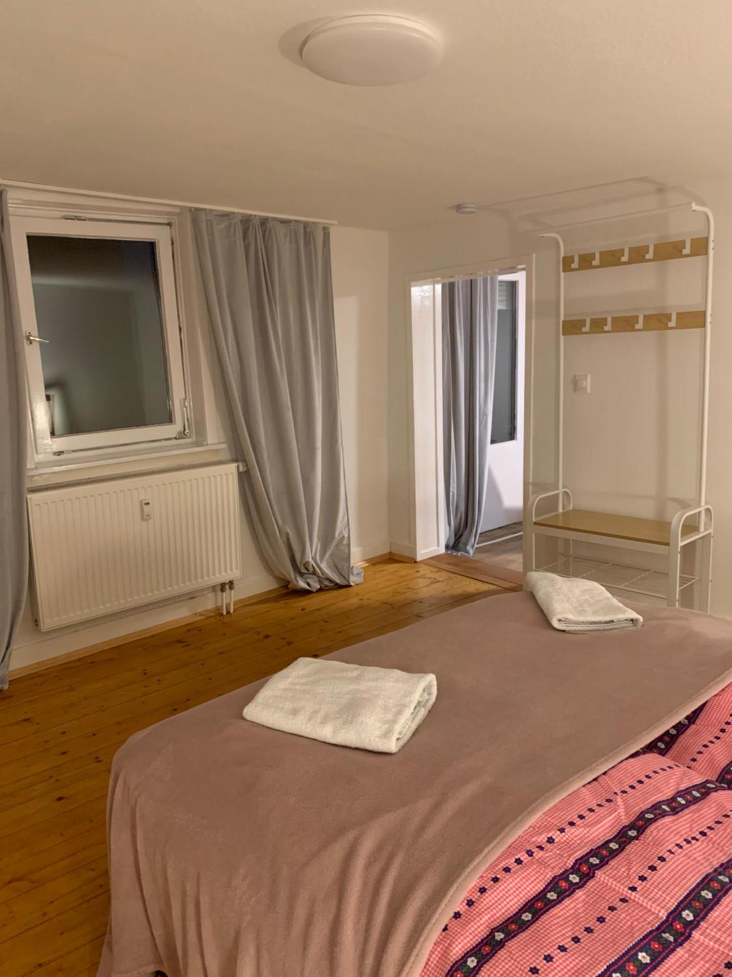 Ferienwohnung Bis 11 Personen - 5 Schlafzimmer Wolfhagen Buitenkant foto