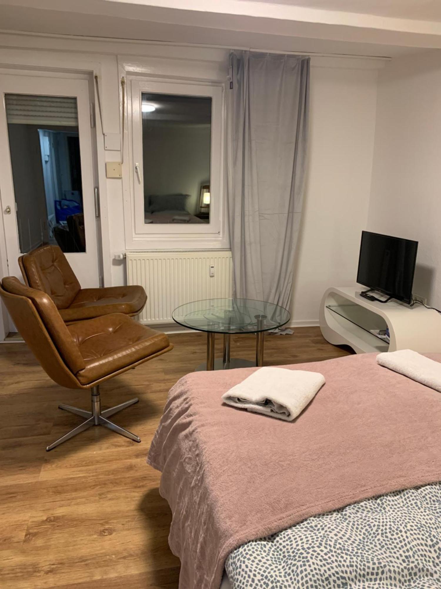 Ferienwohnung Bis 11 Personen - 5 Schlafzimmer Wolfhagen Buitenkant foto